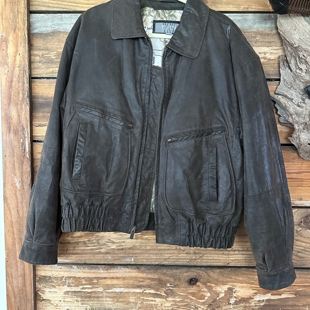 Wilson’s leather men’s bomber coat - Picture 2 of 5